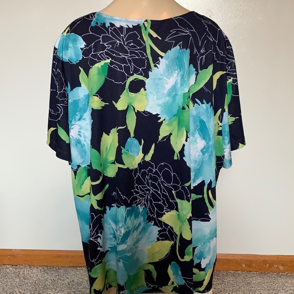 Susan Graver Shantung Watercolor Floral Liquid Knit Top - Picture 2 of 7